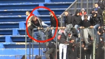 Težak pad navijača Zvezde s tribine