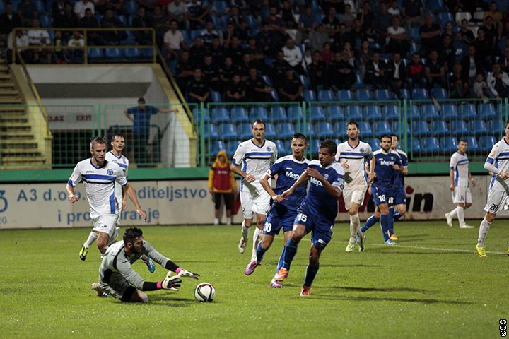 Kjosevski makes a save; photo: T. Hebib/sportsport.ba