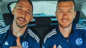 Navijači žestoko napali vlastiti klub zbog Džeke i Katića, Schalke "smirivao situaciju"