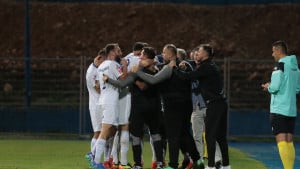 Junak Semberaca: Faraj se uhvatio za ložu pa pogodio za velika tri boda Radnika