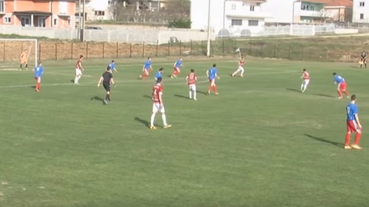 Spektakularan gol fudbalera Blagaja Spektakularan gol fudbalera Blagaja