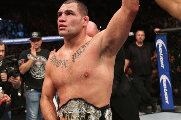 Cain Velasquez i dalje drži UFC tron