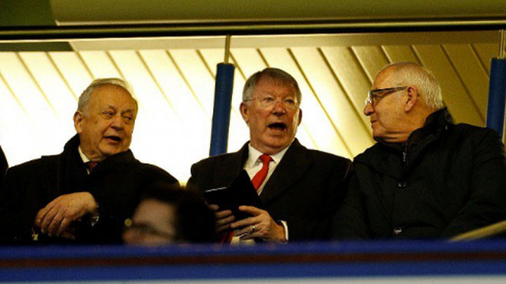 Ferguson nakon meča Chelsea - United sišao na teren i prišao trojici fudbalera