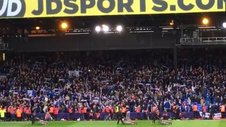 Navijači Leicestera odbili napustiti stadion
