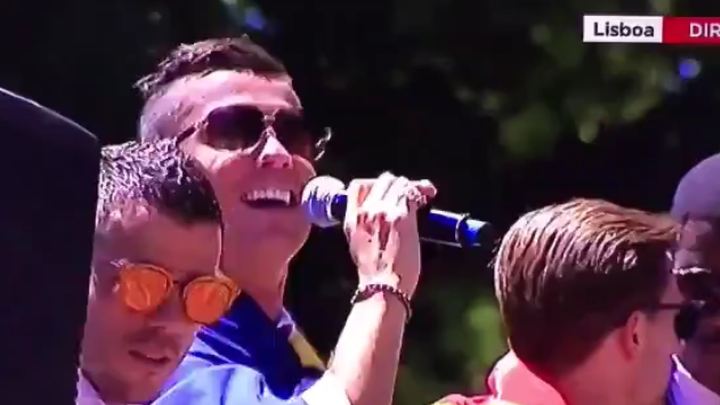 Opustio se: Ronaldo zapjevao "narodnjake" Opustio se: Ronaldo zapjevao "narodnjake"