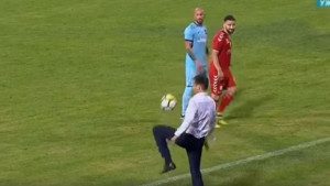 Lud k'o struja! Nesuđeni Željin trener dobio najluđi crveni karton ikada