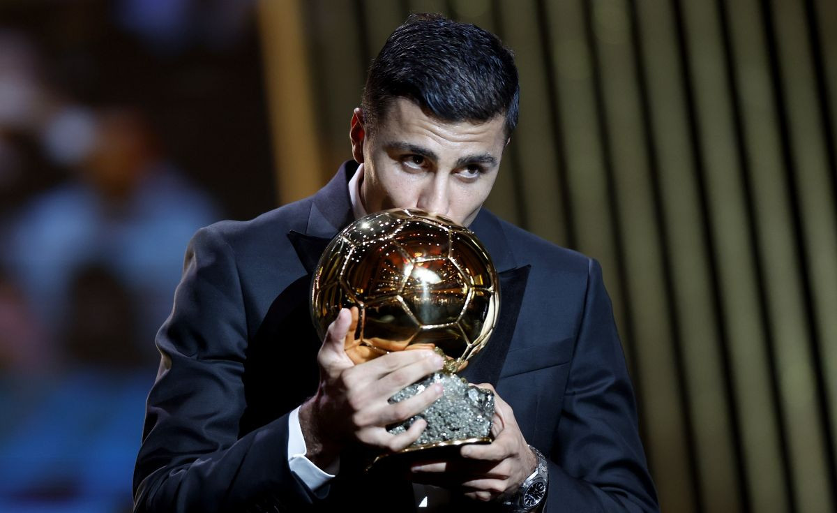 "Zaboravio" je na Zlatnu loptu kada je vidio da mu je Messi poslao poruku, zna se i šta je napisao "Zaboravio" je na Zlatnu loptu kada je vidio da mu je Messi poslao poruku, zna se i šta je napisao