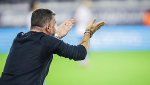 "U svlačionici ga je Gattuso uhvatio za vrat i opsovao mu, niko nije reagovao, a onda..."