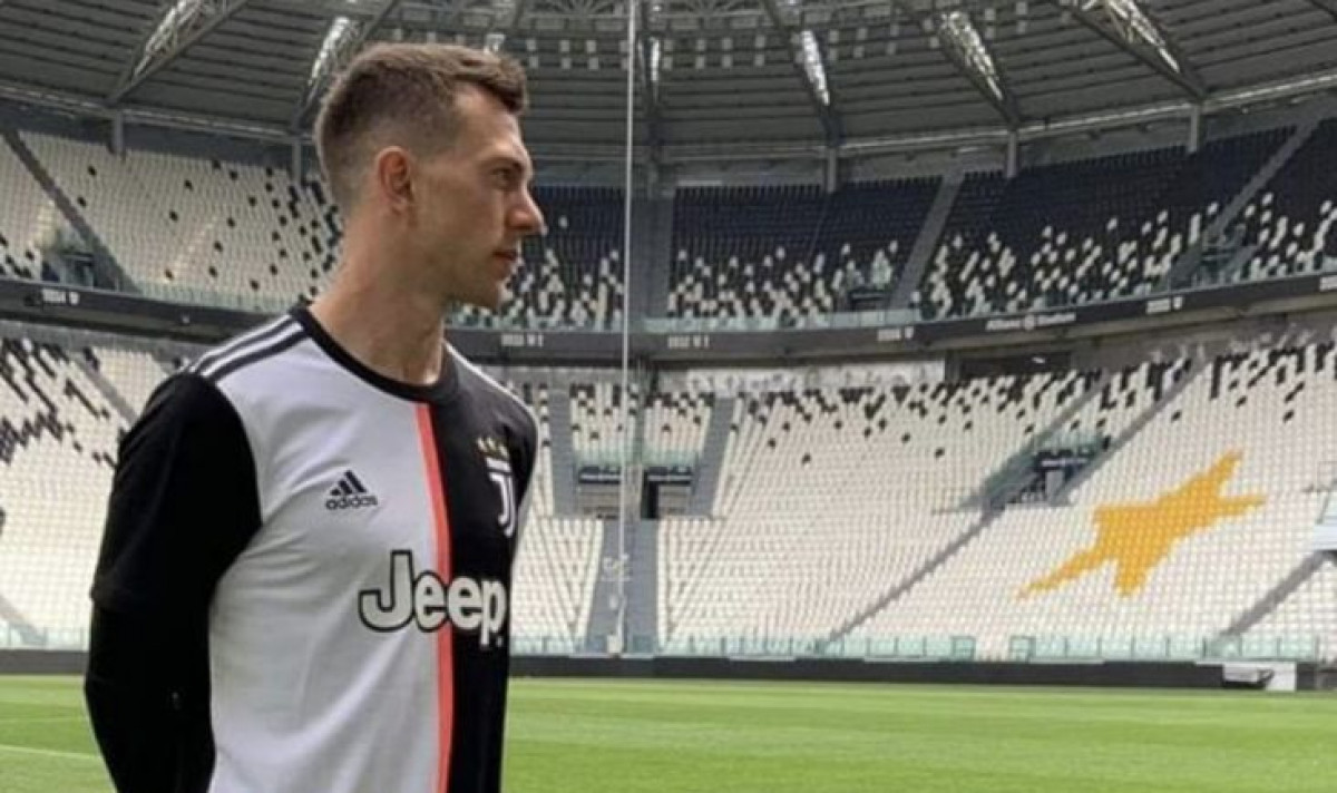 Prvi put u historiji: Poznato zašto je Juventus odustao od dresa s prugama