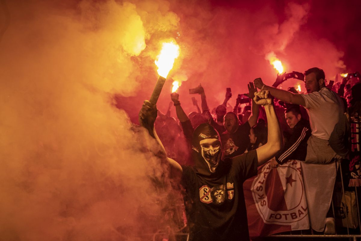 Fudbaleri Slavije podigli pehar, na ulicama Praga veliko slavlje