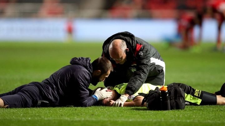 Stravična povreda u meču Bristol - Huddersfield
