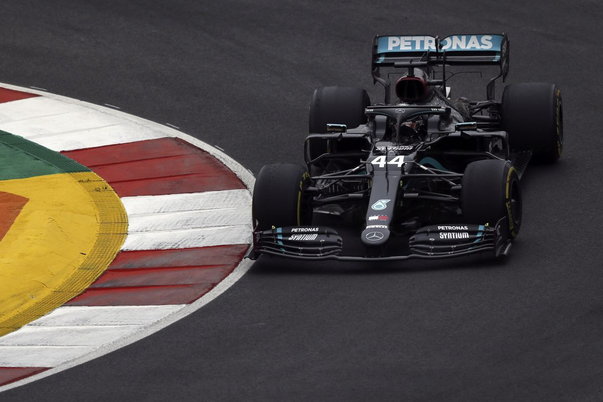 Hamilton vozio s povredom, pobijedio i nadmašio Schumachera