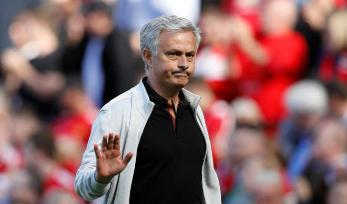 Unatoč pobjedi: Jose Mourinho se izvinjavao navijačima Tottenhama Unatoč pobjedi: Jose Mourinho se izvinjavao navijačima Tottenhama