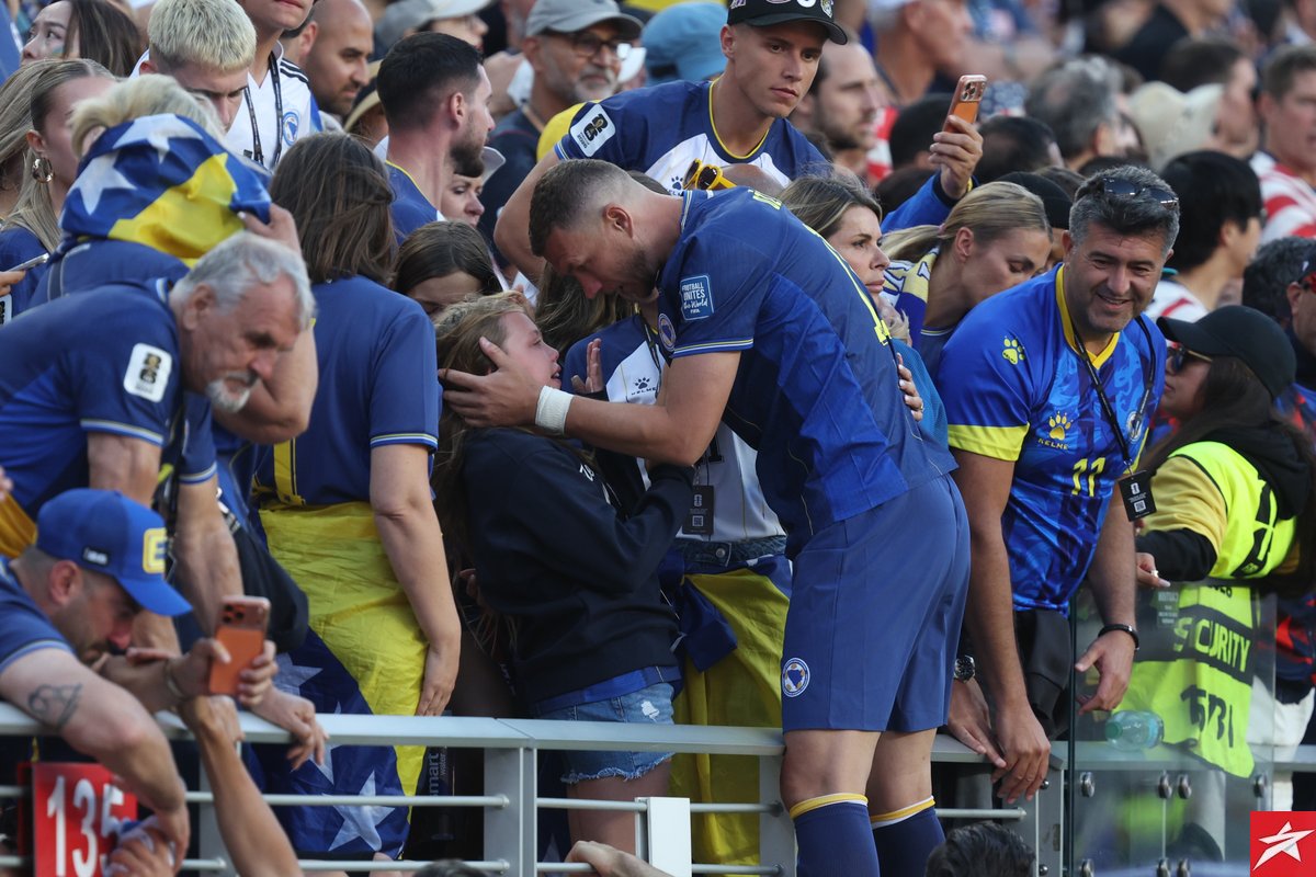 Džeko tješio uplakanu djecu poslije eliminacije sa Svjetskog prvenstva