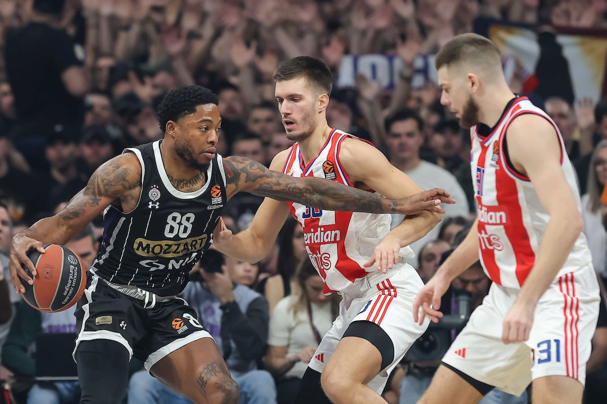Nije moglo bez drame u Beogradu: Derbi Partizana i Zvezde okončan slobodnim bacanjima!