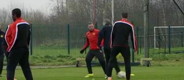 Moyesu ne ide ni u &quot;ševi&quot;: Rooney ismijao svog menadžera