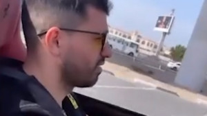 Aguero privukao pažnju na ulicama Dubaija: Jurilice od pet miliona eura, a za volanom on
