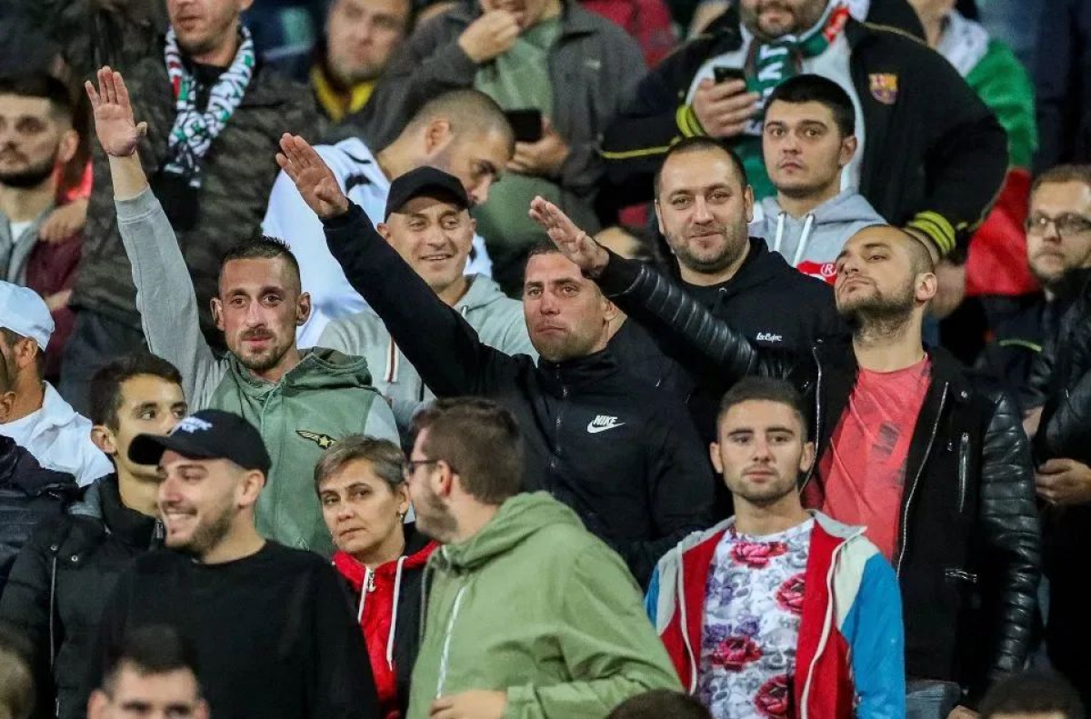 Fudbal je sinoć dobio šamar u Bugarskoj: Rasističko i nacističko orgijanje na tribinama u Sofiji