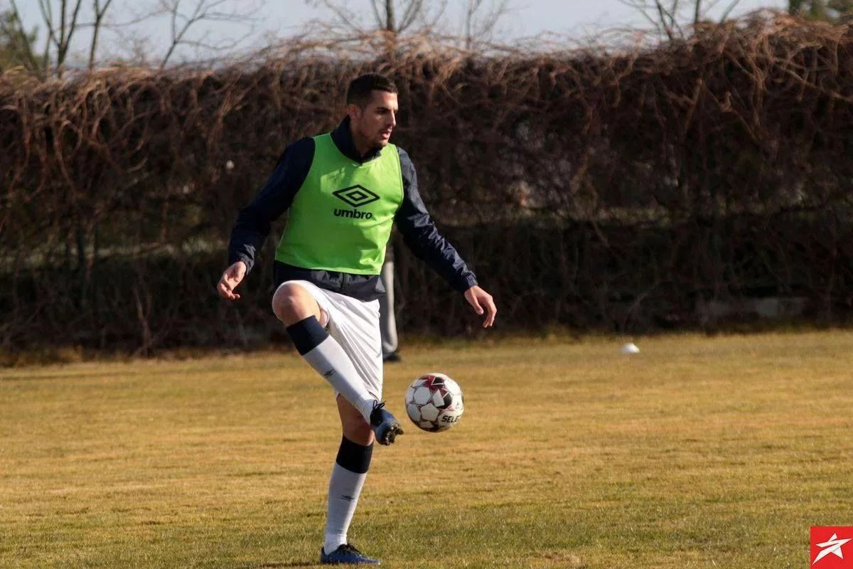 Ikić ozvaničio saradnju sa FK Željezničar Ikić ozvaničio saradnju sa FK Željezničar