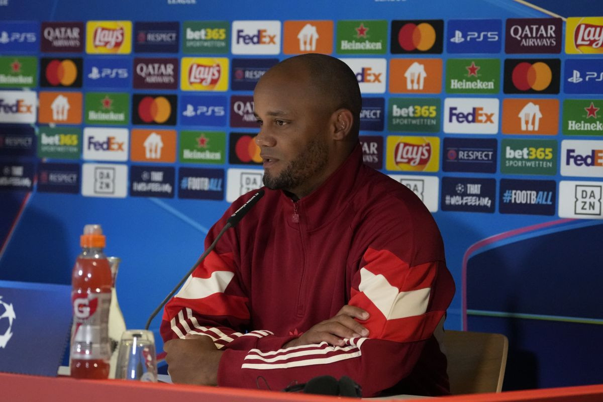 Kompany izjednačio Dinamo s Barcelonom pa ostao zatečen: "Nisam očekivao da me to pitate" Kompany izjednačio Dinamo s Barcelonom pa ostao zatečen: "Nisam očekivao da me to pitate"