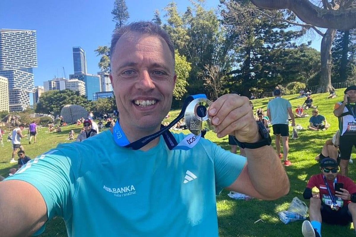Kruna dosadašnje karijere: Erol Mujanović uspješno istrčao sedmi World Major maraton u Sydneyju Kruna dosadašnje karijere: Erol Mujanović uspješno istrčao sedmi World Major maraton u Sydneyju
