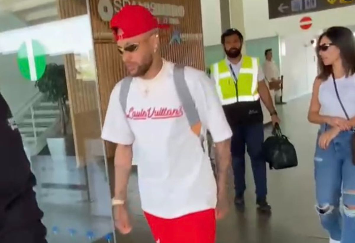 Neymar stigao u Barcelonu s brojnim koferima