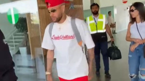 Neymar stigao u Barcelonu s brojnim koferima