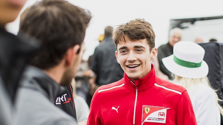 Leclerc vozi za Sauber na prvom treningu