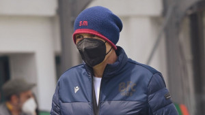 Mihajlović se vratio na klupu, kad je skinuo masku jasno se vidjelo da bolest uzima danak