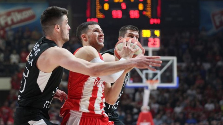 Crvena Zvezda slavi titulu prvaka Srbije!
