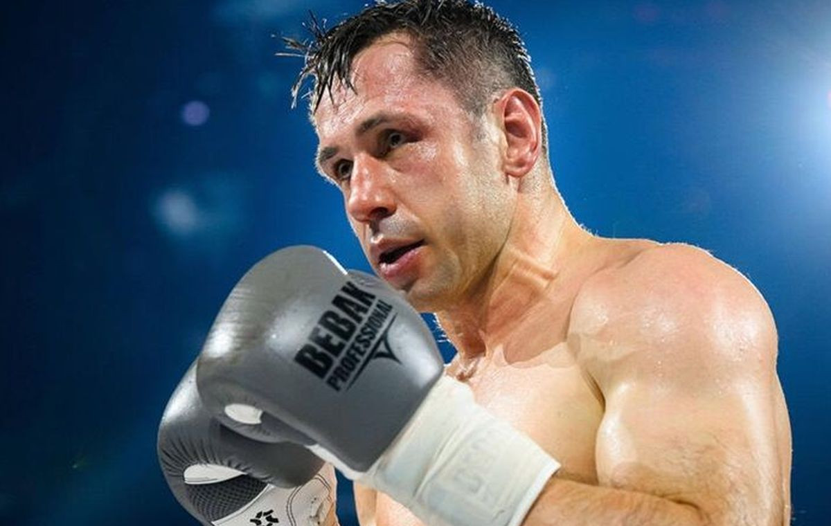 Kao u najbolja vremena: Adnan Ćatić uništio rivala! Kao u najbolja vremena: Adnan Ćatić uništio rivala!