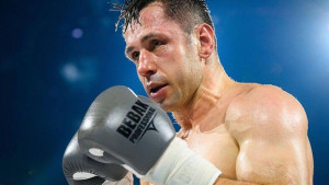 Kao u najbolja vremena: Adnan Ćatić uništio rivala!