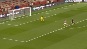 Nevjerovatno šta je večeras Lacazette promašio u Londonu
