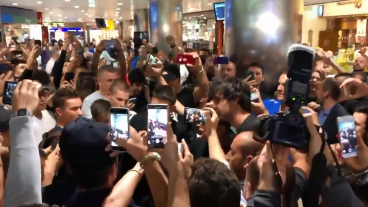 Navijači Virtusa napravili sjajan doček na aerodromu za Miloša Teodosića