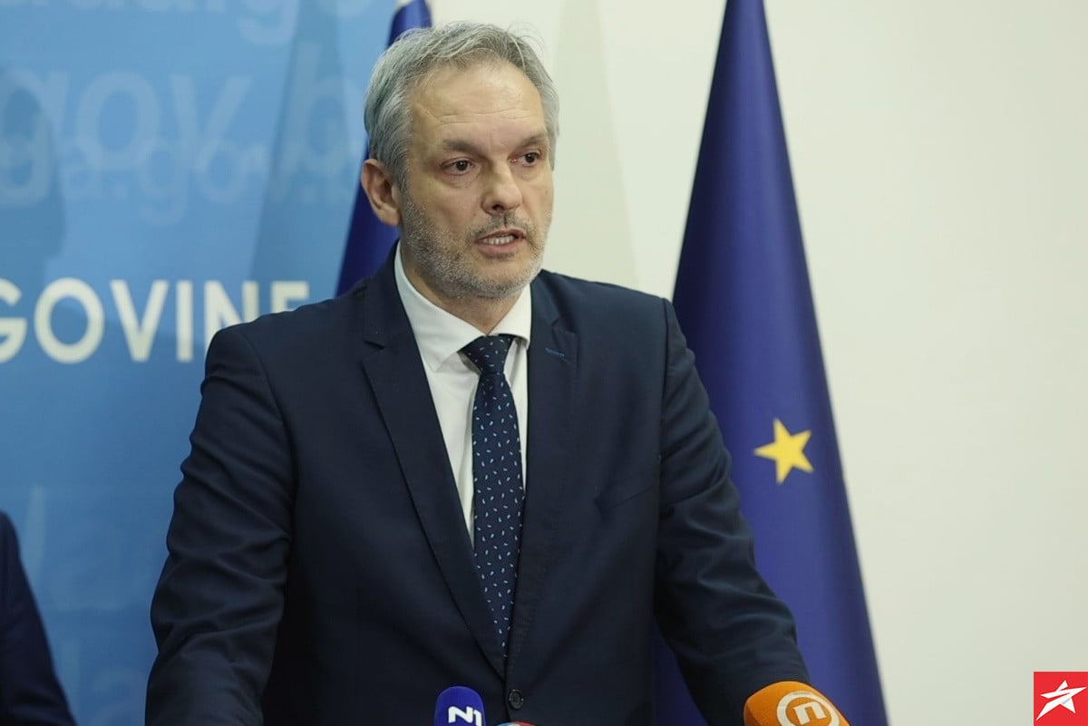 Bukva otkrio detalje oko Zetre, govorio i o kapacitetu tribina: "Ne plašimo se izazova" Bukva otkrio detalje oko Zetre, govorio i o kapacitetu tribina: "Ne plašimo se izazova"