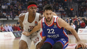 Micić i Larkin uništili Olympiakos u Pireju