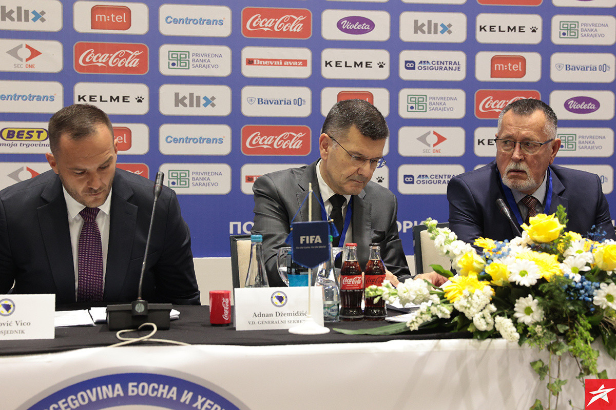 Reagovao advokat Elmir Jahić: Fotografije i ime Adnan Džemiždića nisu bili na lecima u SCC-u
