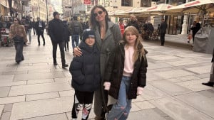 Amra Džeko sa djecom stigla u Beč - Kapiten će imati posebnu podršku!