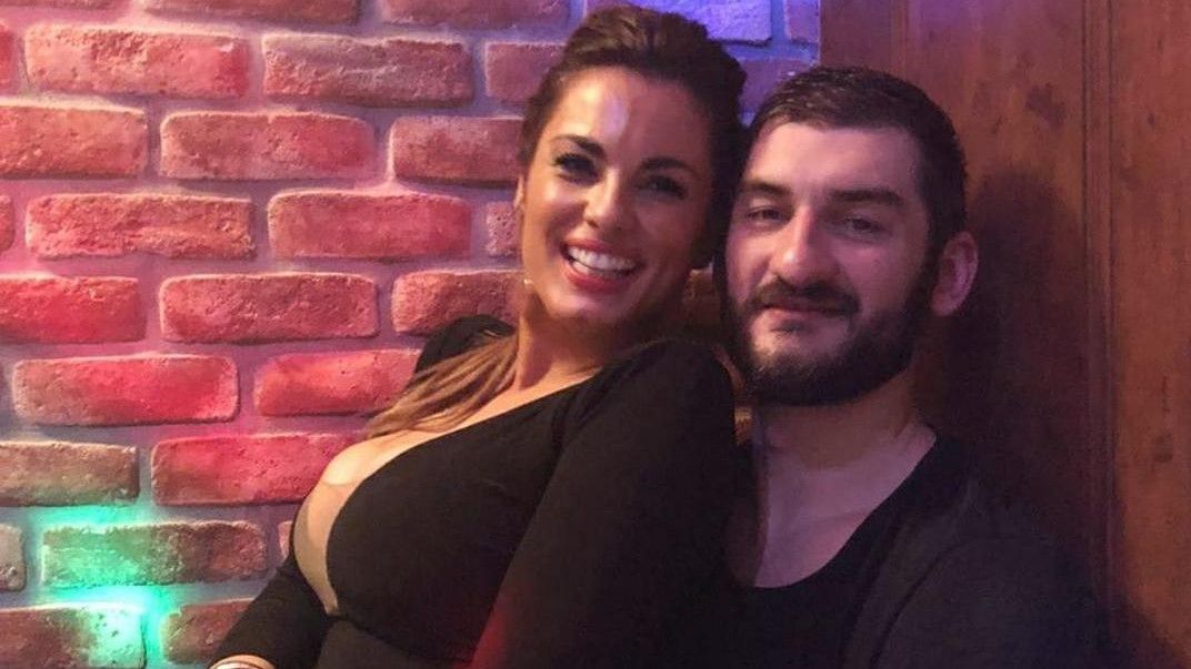 Alilovićeva supruga poručila: Možete me poljubiti u dupe! Alilovićeva supruga poručila: Možete me poljubiti u dupe!