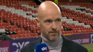 Ten Hag stao pred kameru Sky Sportsa, ali mu neće biti drago kada vidi kako su ga potpisali