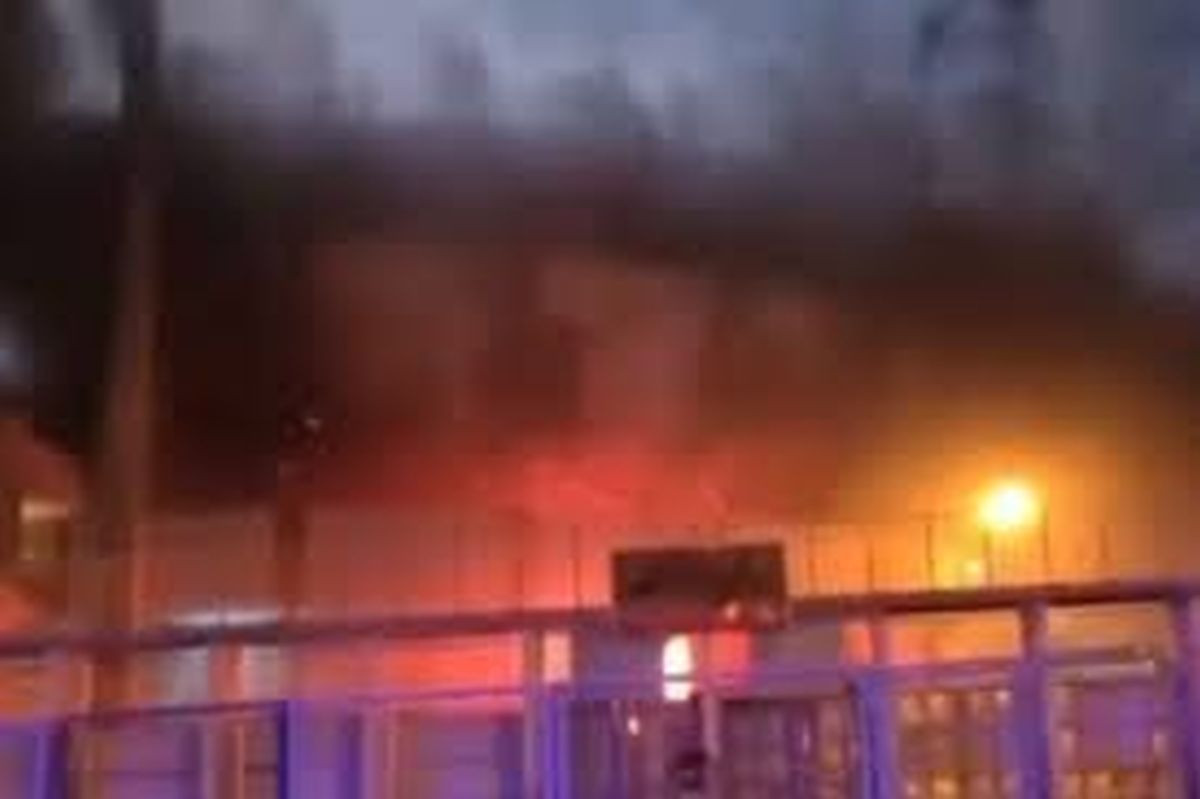Tužne scene u Italiji: Izgorio stadion, zapalili ga huligani koji su uz pjesmu čekali vatrogasce