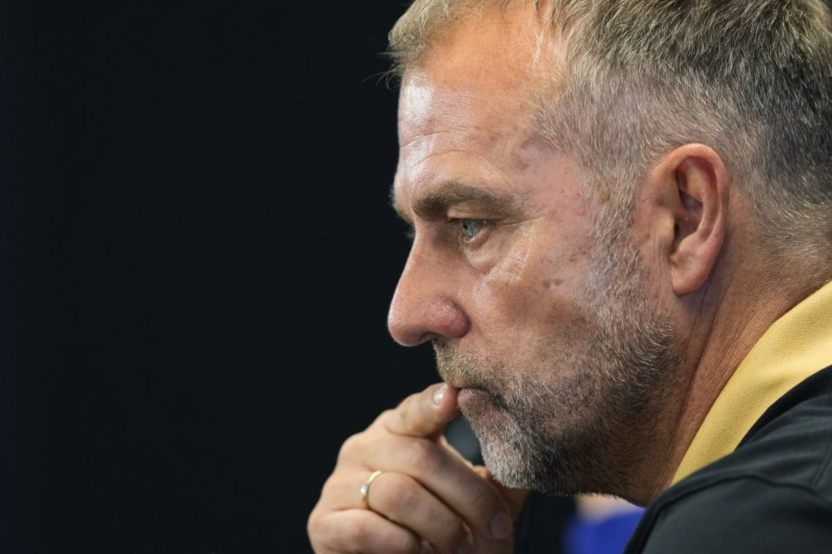Hansi Flick ima ponudu na stolu, spreman je reći "da": "Bit će to njegov posljednji trenerski posao" Hansi Flick ima ponudu na stolu, spreman je reći "da": "Bit će to njegov posljednji trenerski posao"