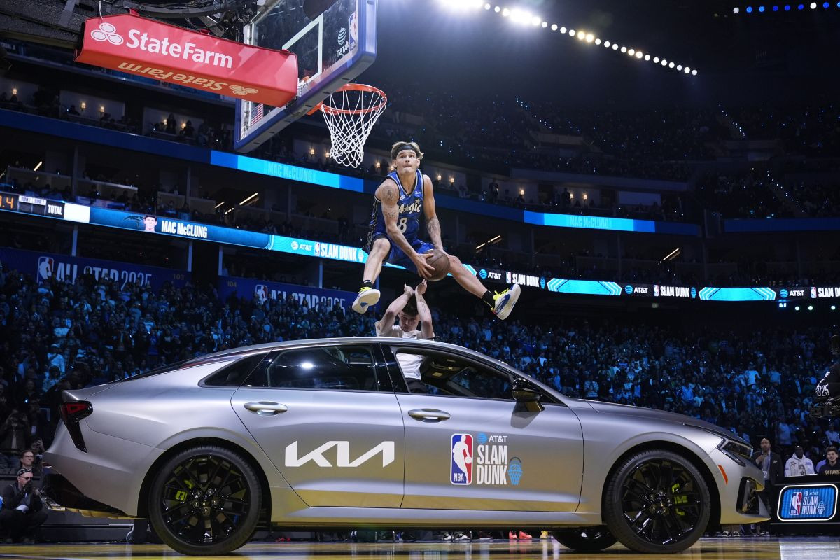 Mac McClung priredio spektakl u takmičenju u zakucavanju, iznenađenje u takmičenju za tri poena Mac McClung priredio spektakl u takmičenju u zakucavanju, iznenađenje u takmičenju za tri poena
