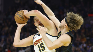 Ni kontroverzni defanzivac ga nije mogao zaustaviti, Jokić ponovo predvodio Denver do pobjede