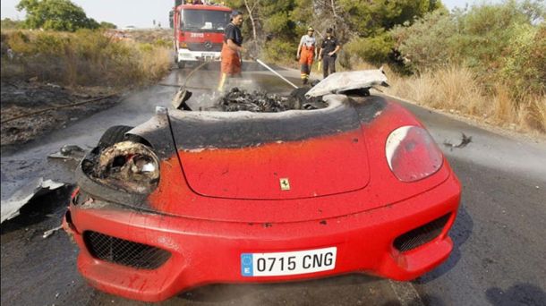 Izgorio Ferrari Valencijinog veznjaka