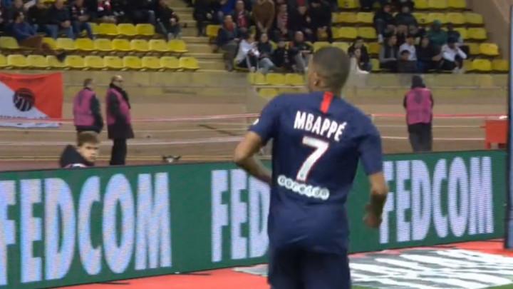 Mbappe nije slavio prvi gol protiv Monaca, a kada je zabio drugi samo je pogledao ka tribinama
