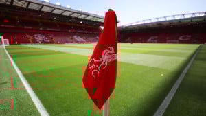 Haos pred utakmicu na Anfieldu - Sudija "razriješen" zbog kontroverzne odluke!