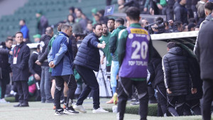 Petković u nevjerici sve gledao: Trener podivljao i kompletnu klupu otjerao u svlačionicu!