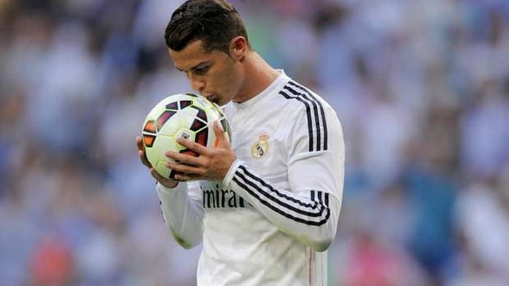 Propale makazice: Ronaldo promašio čitavu loptu