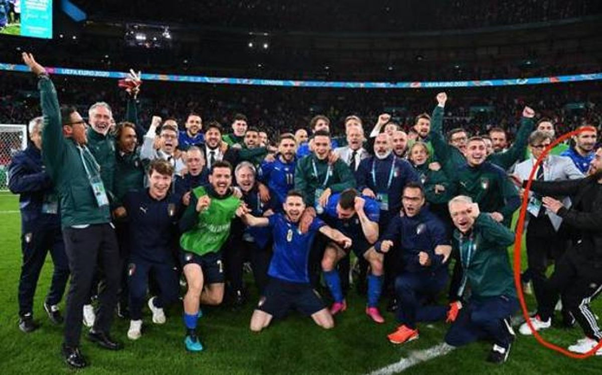 Scena o uljezu među Azzurrima obilazi svijet, šta tek reći za reakciju igrača! Scena o uljezu među Azzurrima obilazi svijet, šta tek reći za reakciju igrača!